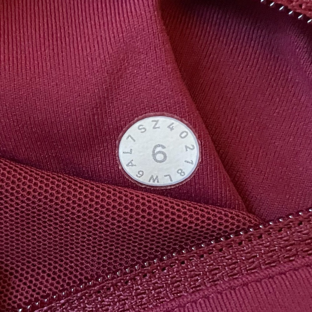 lululemon Speed Up Crop Size 6 - Picture 9 of 9